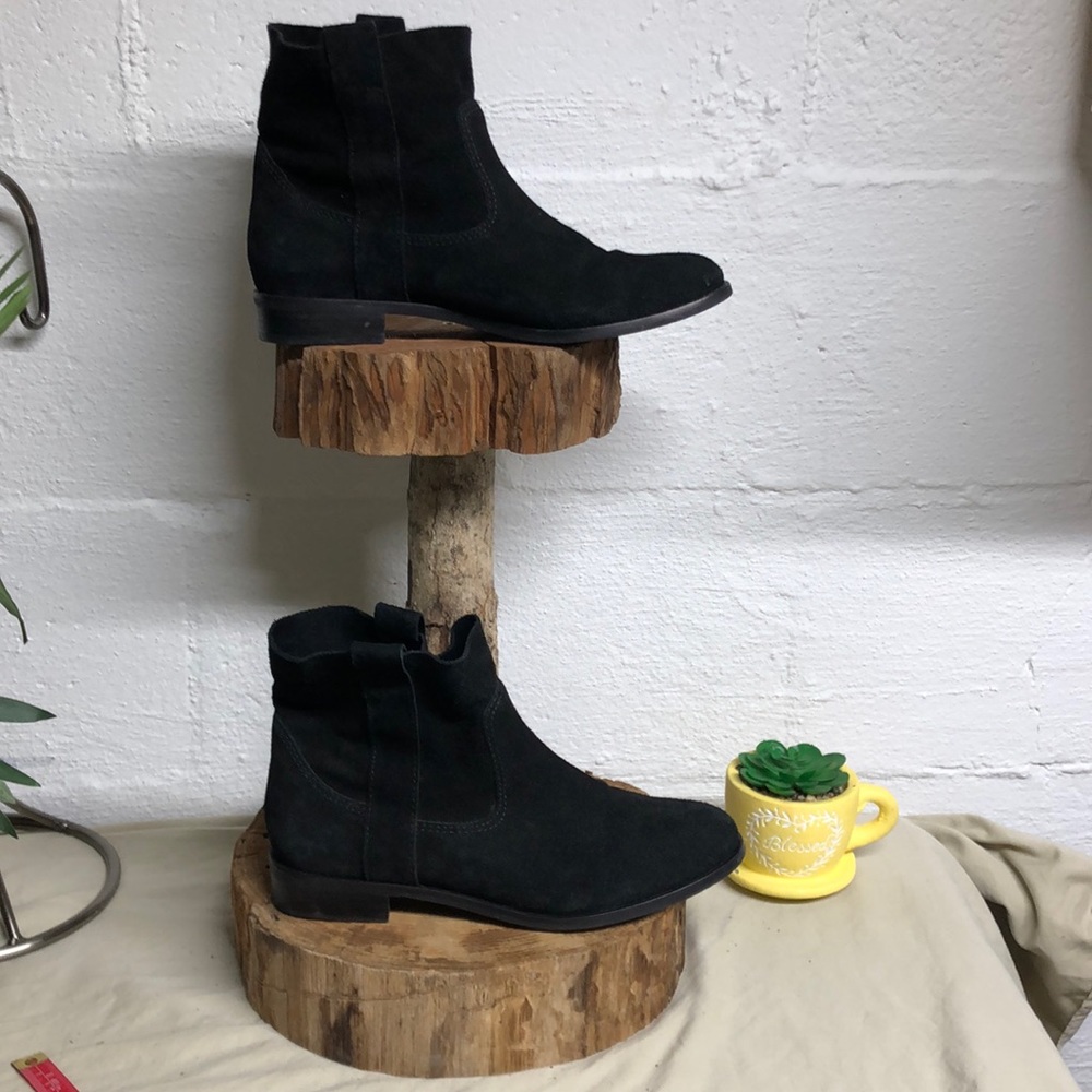 Gianna Bini black suede leather ankle boots
